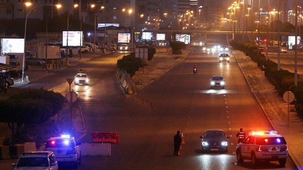 طعن شخص في الكويت بعد مطالبته شابا بإيقاف الألعاب النارية خوفا على أطفاله