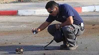 سقوط صاروخ و3 قذائف هاون بمستوطنات محاذية لرفح