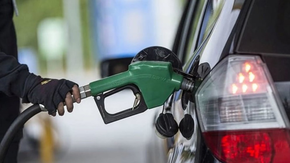 ترجيح خفض أسعار البنزين 1.5 % الشهر المقبل