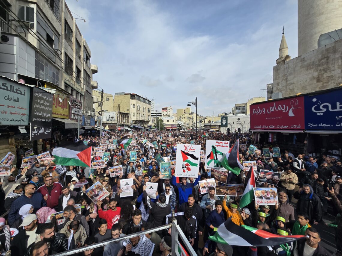  مسيرة حاشدة في وسط البلد احتفاء بوقف إطلاق النار في قطاع غزة