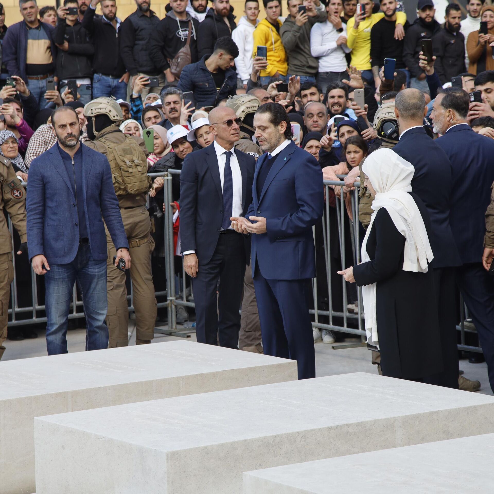 لبنان  ..  حشود كبيرة تحيي ذكرى اغتيال رفيق الحريري