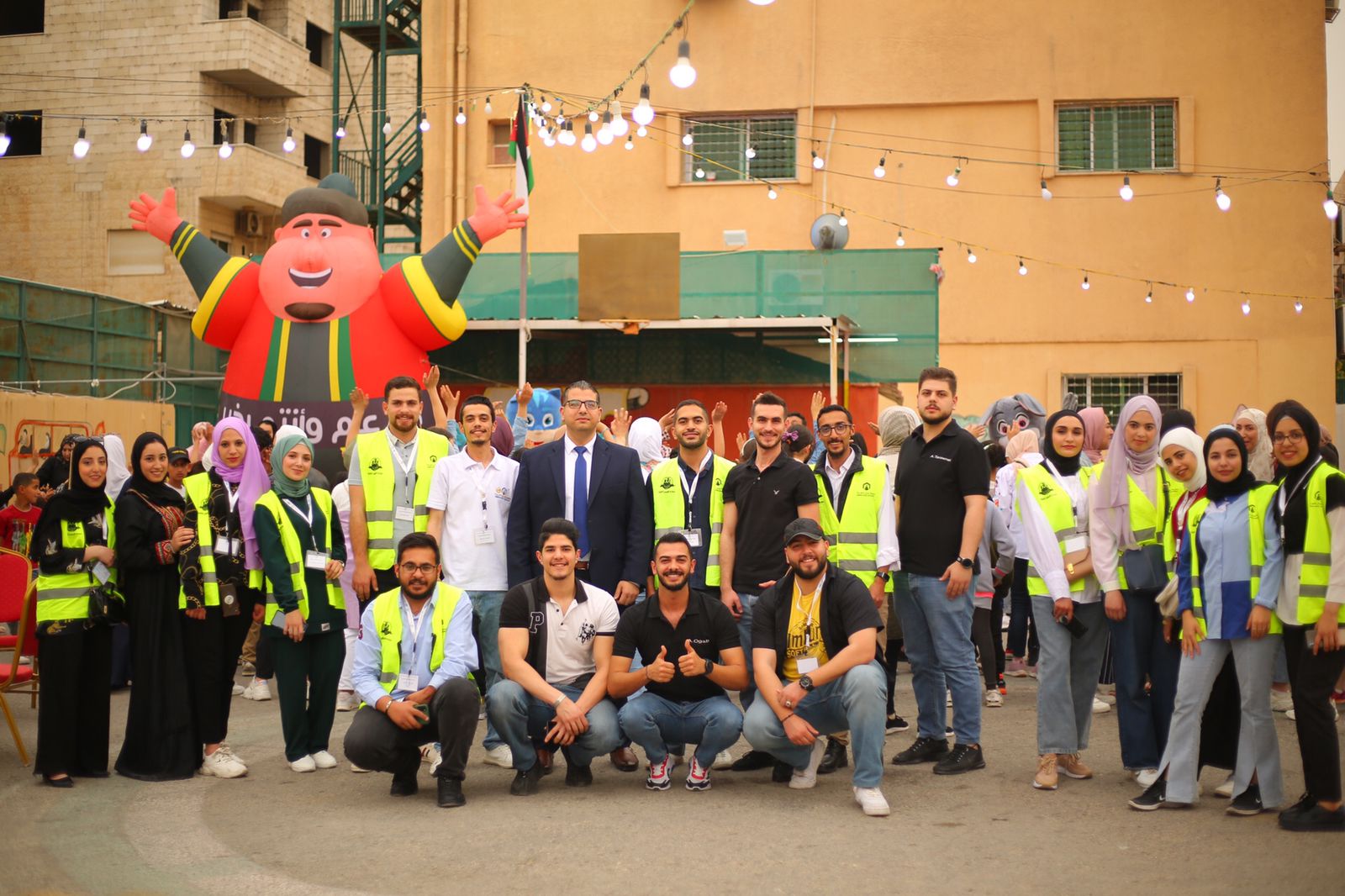 "عمان العربية" تشارك في إفطار جماعي لأطفال أيتام