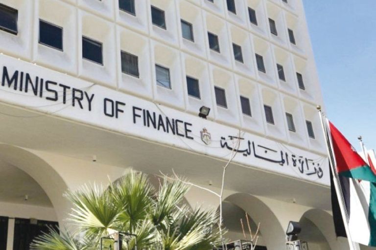 2 % ارتفاع نصيب الفرد من الدين العام