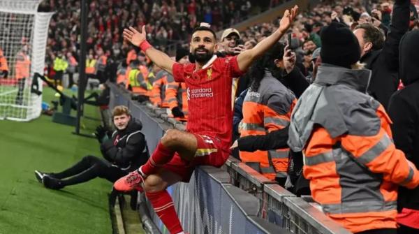 صلاح يترك ليفربول والنادي "يهدئ" جماهيره