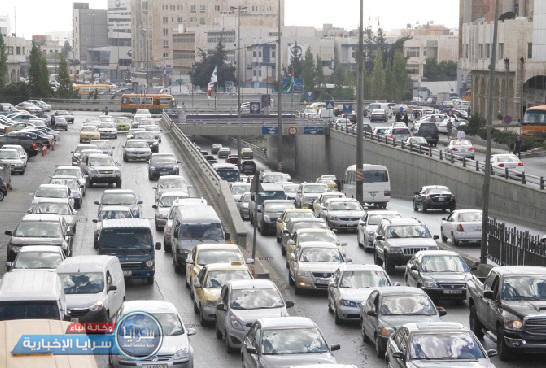 "التوقيت الصيفي" وتأخير موعد الحصة الأولى لطلبة المدارس يسبب ازدحام مروري خانق في عمان ويربك الأهالي