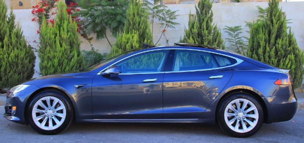 Tesla S 2018 للبيع