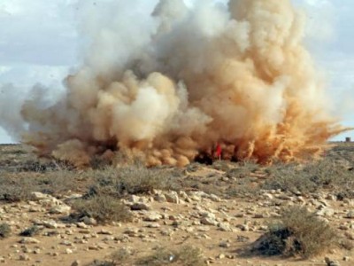 بالفيديو .. لحظة تفجير مدرعة بالشيخ زويد