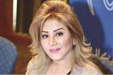 الفنانة أمل الدباس تتألق على خشبة المسرح بعرض مسرحية "نص ساعة على الفحم " 