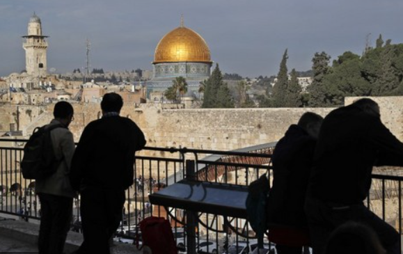 صحيفة عبرية: القدس تشتعل قبل رمضان