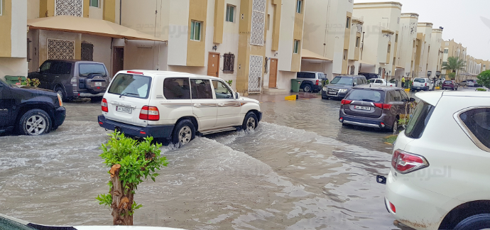 اتبع هذه النصائح عند القيادة في الأجواء الماطرة للحفاظ على حياتك