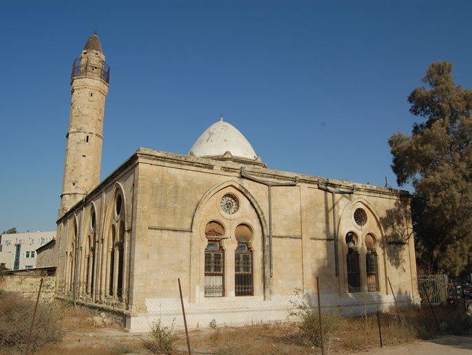 غضب فلسطيني بعد سماح الاحتلال بإقامة حفل غنائي في مسجد بئر السبع