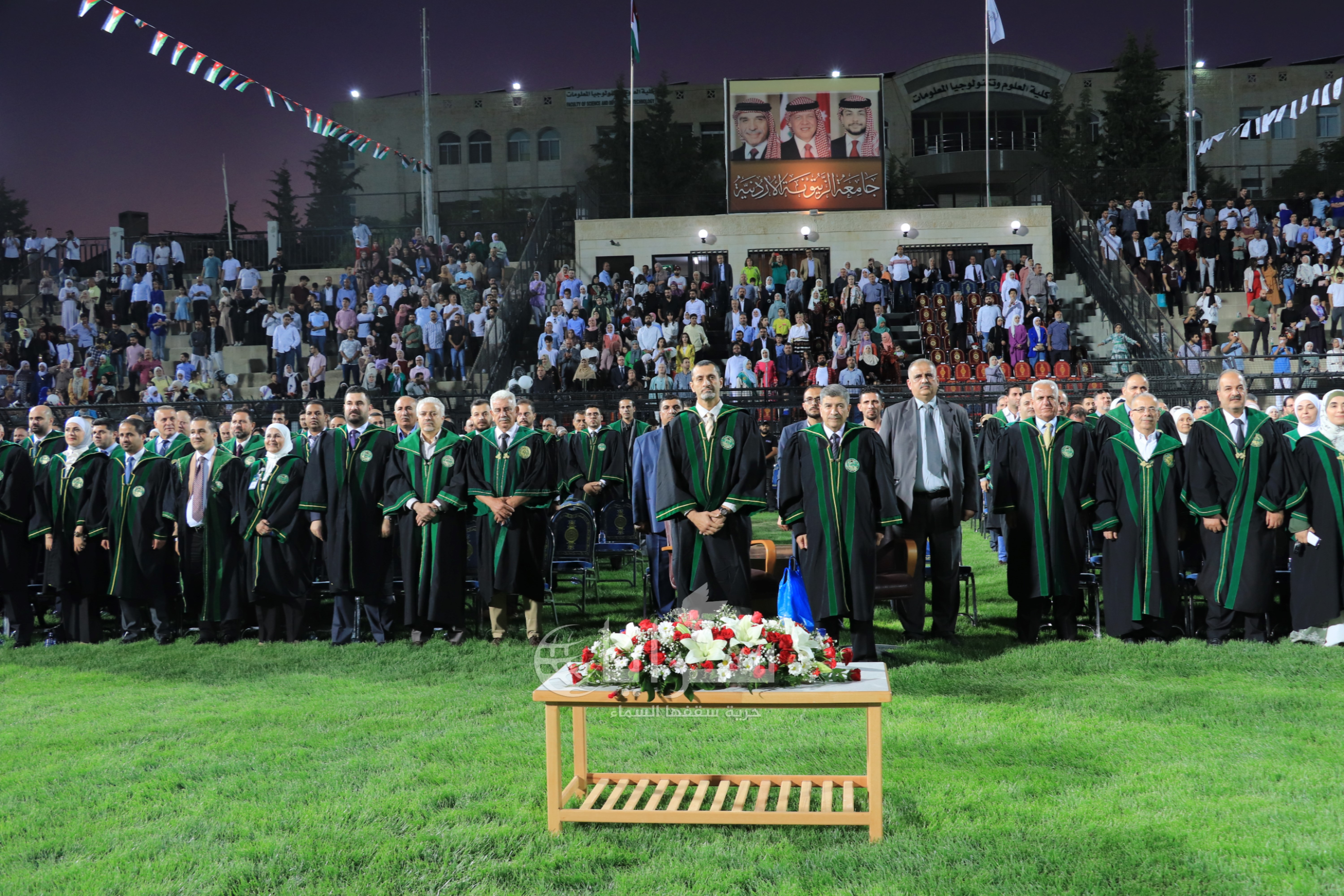 بالصور  ..  جامعة “الزيتونة” تحتفل بتخريج الفوج السابع والعشرين للفصل الدراسي الصيفي