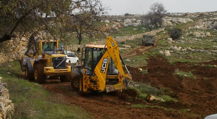 فلسطين ..  مستوطنون يجرفون أراض بالأغوار الشمالية