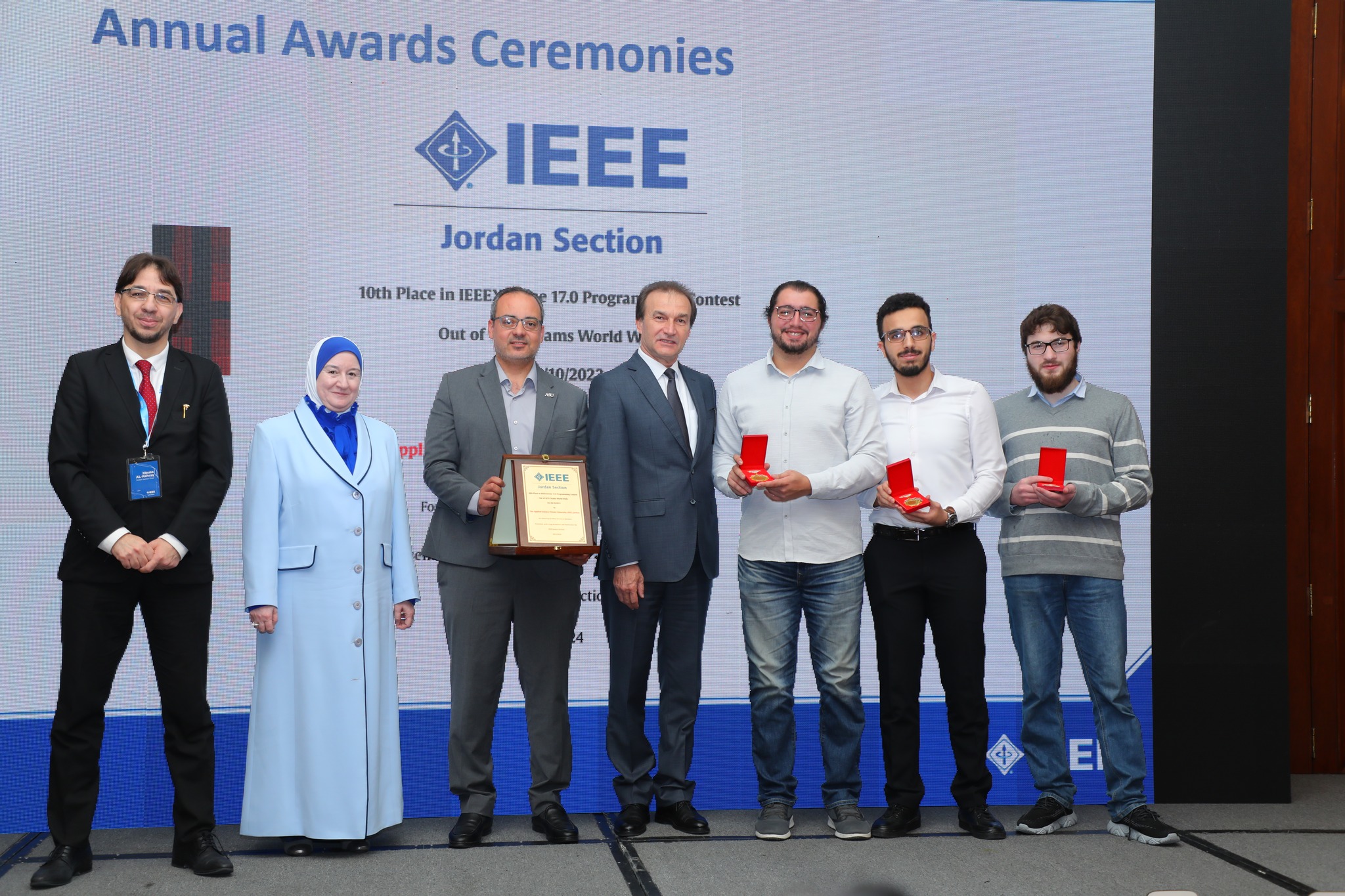 تكريم العلوم التطبيقية من IEEE فرع الأردن على إنجازها النوعي في مسابقة IEEExtreme على مستوى العالم