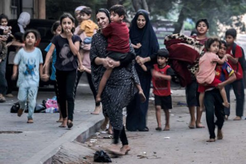 خفايا وخبايا ..  إعلام عبري: حماس ليست العقبة ونتنياهو يماطل لأنّ ترمب سيُقدِّم صفقة أفضل بغزّة 