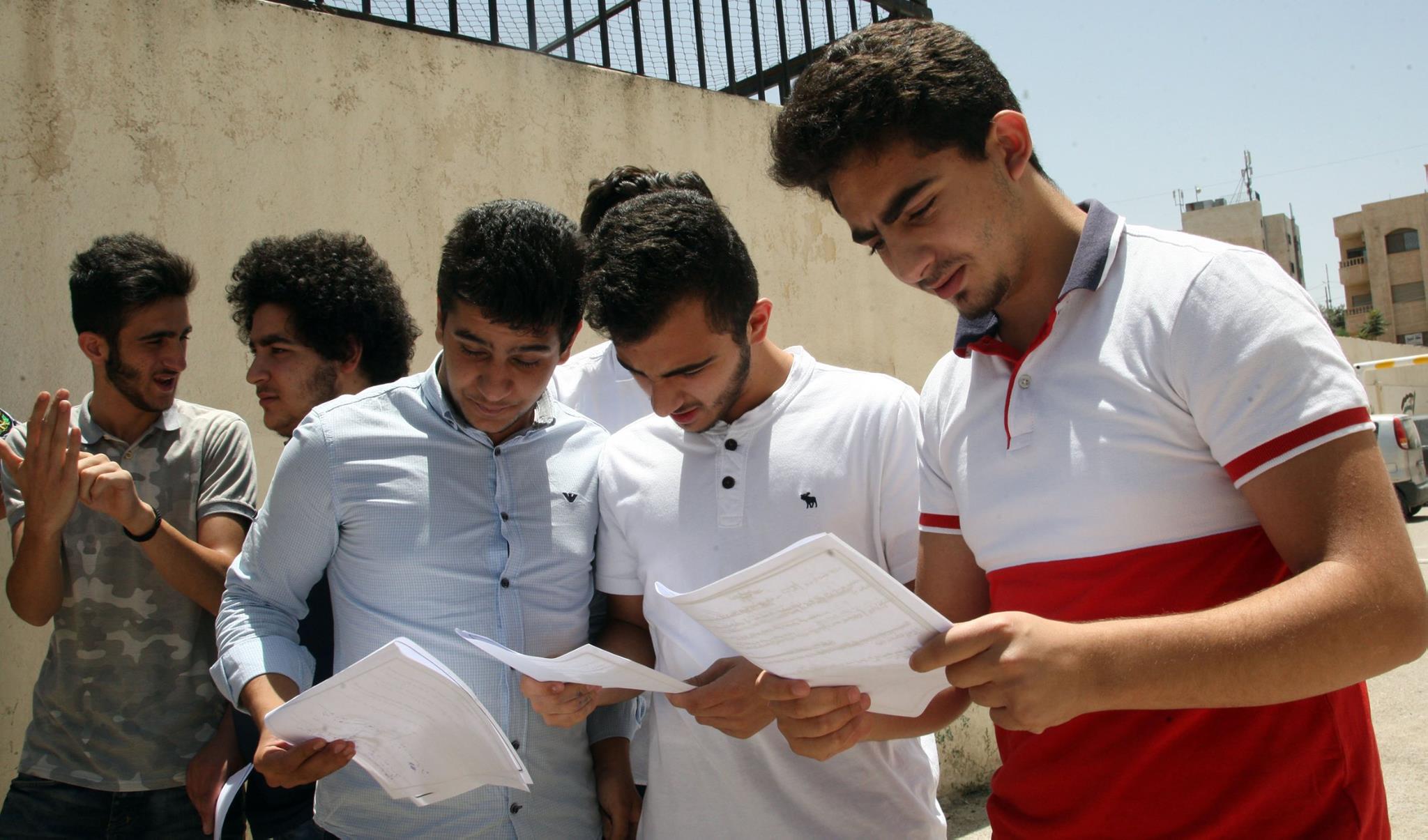 نقباء لطلبة "التوجيهي": احذروا الوقوع في فخ البطالة