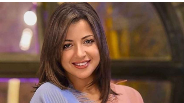 فنانة مصرية مشهورة تعلن إصابتها بشلل المعدة