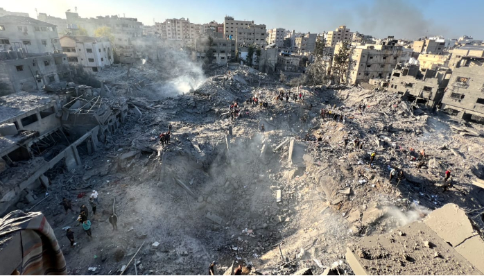 انتشال جثامين نحو 70 شهيداً في شارع الثلاثين بغزة