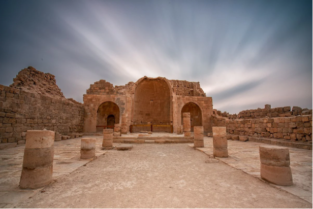 آثارقوم عاد: لغزٌ محير في الربع الخالي