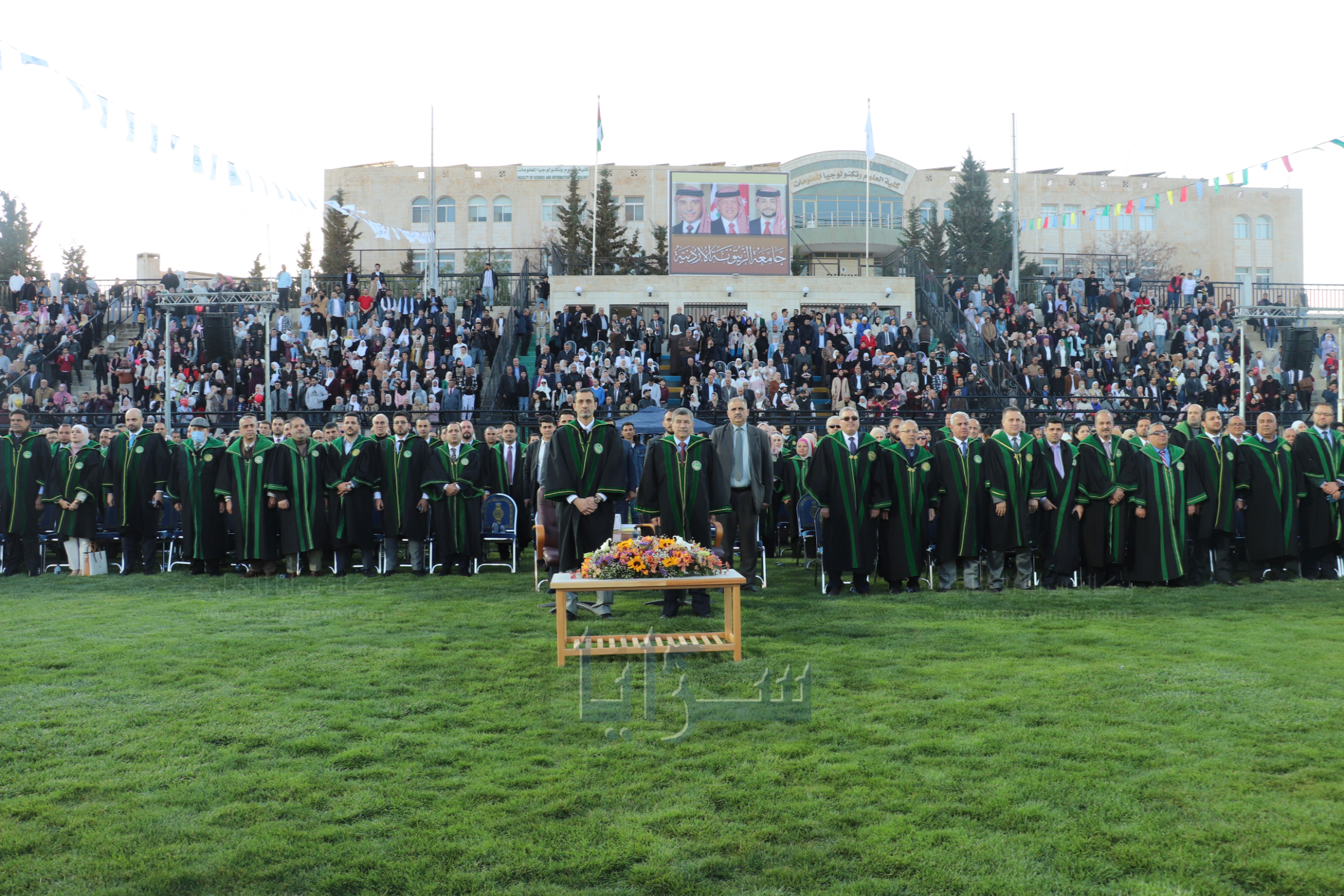 بالصور ..  حفل تخريج الفوج السابع والعشرين للفصل الدراسي الاول في جامعة الزيتونة الاردنية 