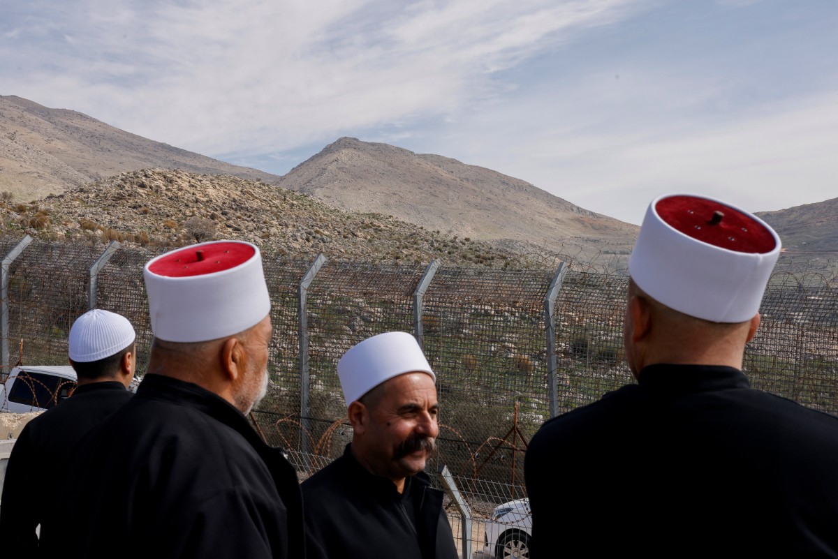 بتدابير أمنية مشدّدة ..  وفد ديني درزي سوري يزور الأحتلال  ..  فيديو 