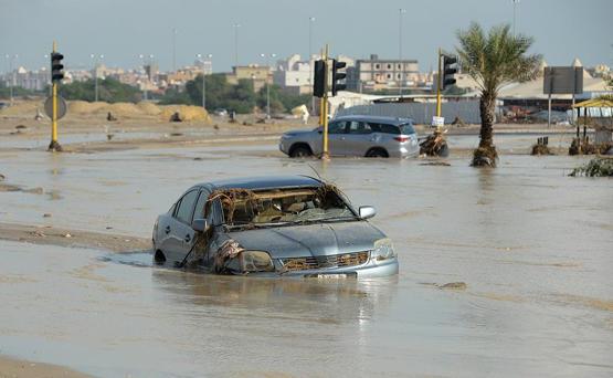 الكويت: شوارع ومستشفيات تغرق بمياه الأمطار