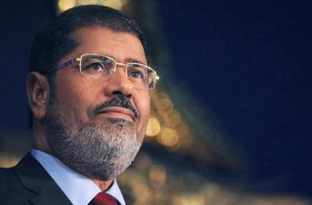 مرسي لقاضي التحقيق: لن أحاكم إلا وفقاً للدستور ..  وأنا الرئيس