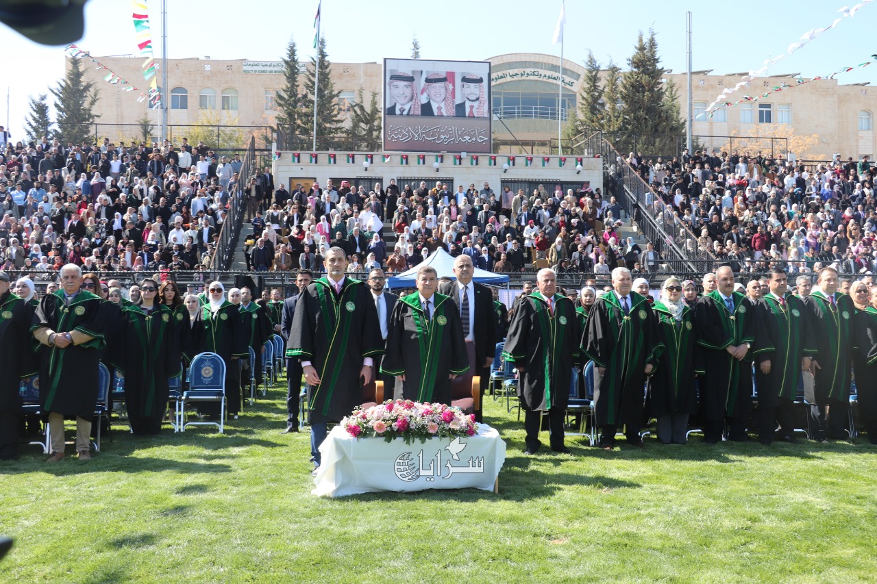 بالصور  ..  جامعة الزيتونة الأردنية تحتفل بتخريج الفوج التاسع والعشرين من طلبتها