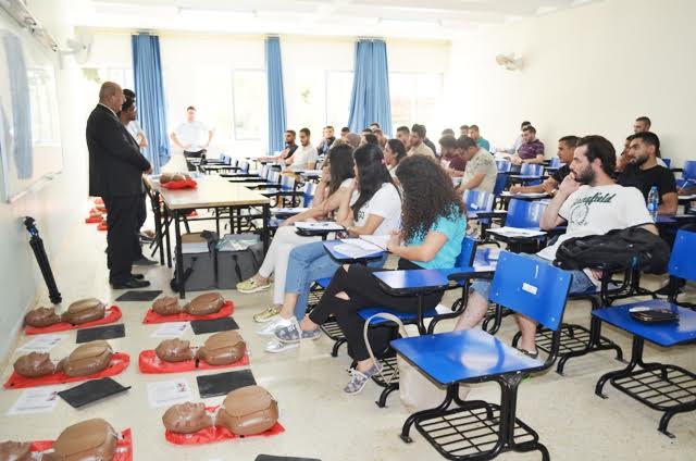 دورة "إنعاش القلب والرئتين" في جامعة عمان الأهلية