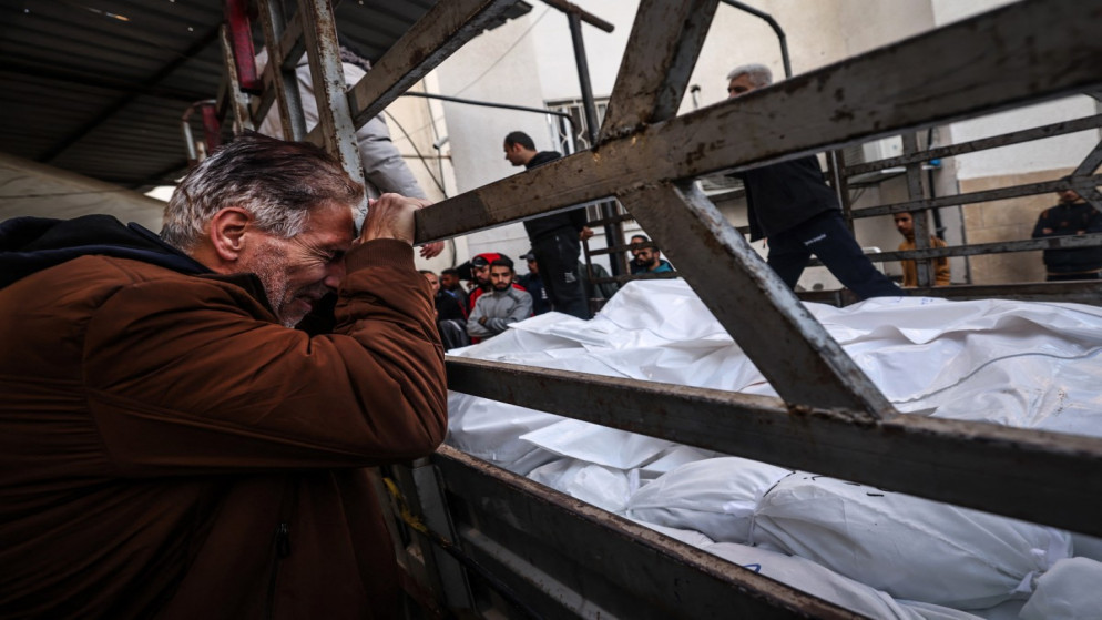  شهيدان ومصابون جرّاء قصف الاحتلال تجمعا للفلسطينيين شرق رفح