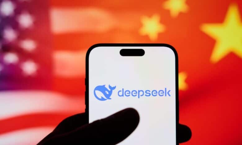 حربٌ تقنية باردة  ..  OpenAI تدعو رسميًا إلى حظر DeepSeek