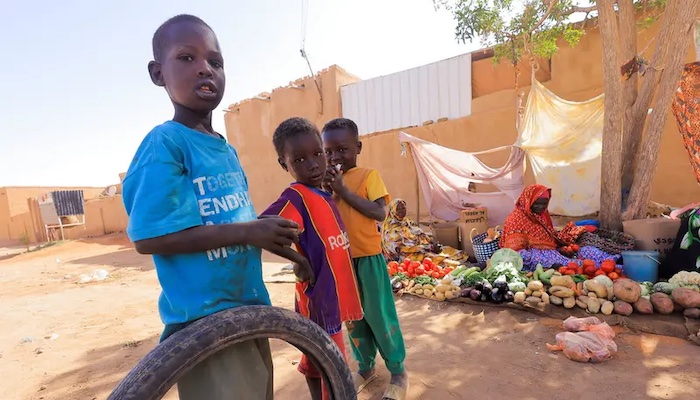 التزلج ..  رياضة جديدة تثير سخرية السودانيين في عز الحرب