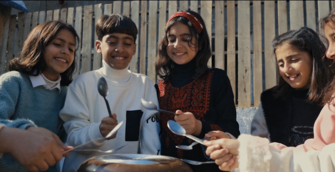 في رسالة مؤثرة "ما شق جفني عن جفني إلا لأراك يا وطني" ..  إعلان زين في رمضان ..  الأوطان تنهض من جديد بصمود أهلها