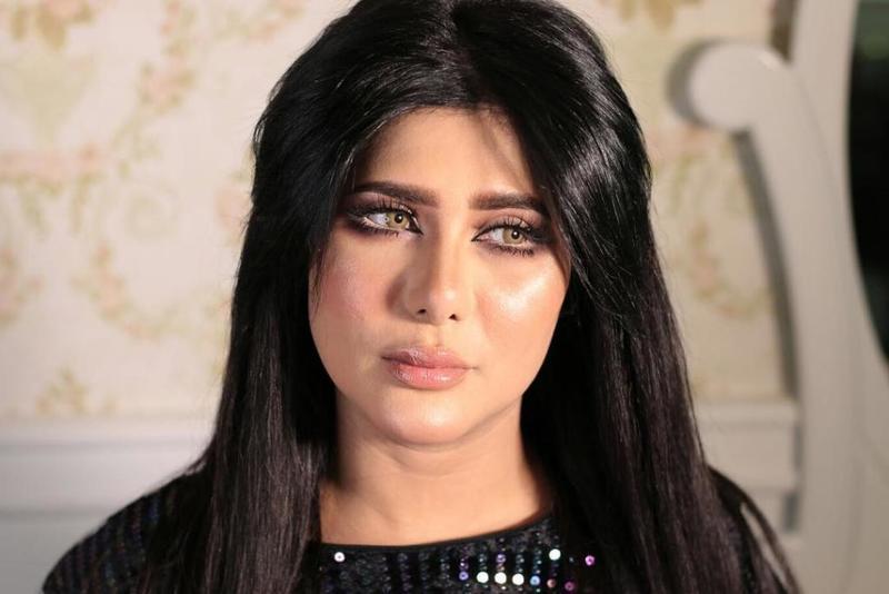 استدعاء الشرطة للفنانة ملاك الكويتية بعد طرد إبنها من المدرسة واشتباكها مع معلمته