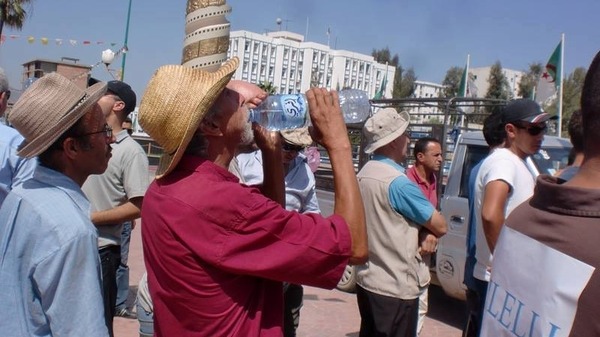 الجزائر : أول إفطار علني في نهار رمضان بمنطقة القبائل