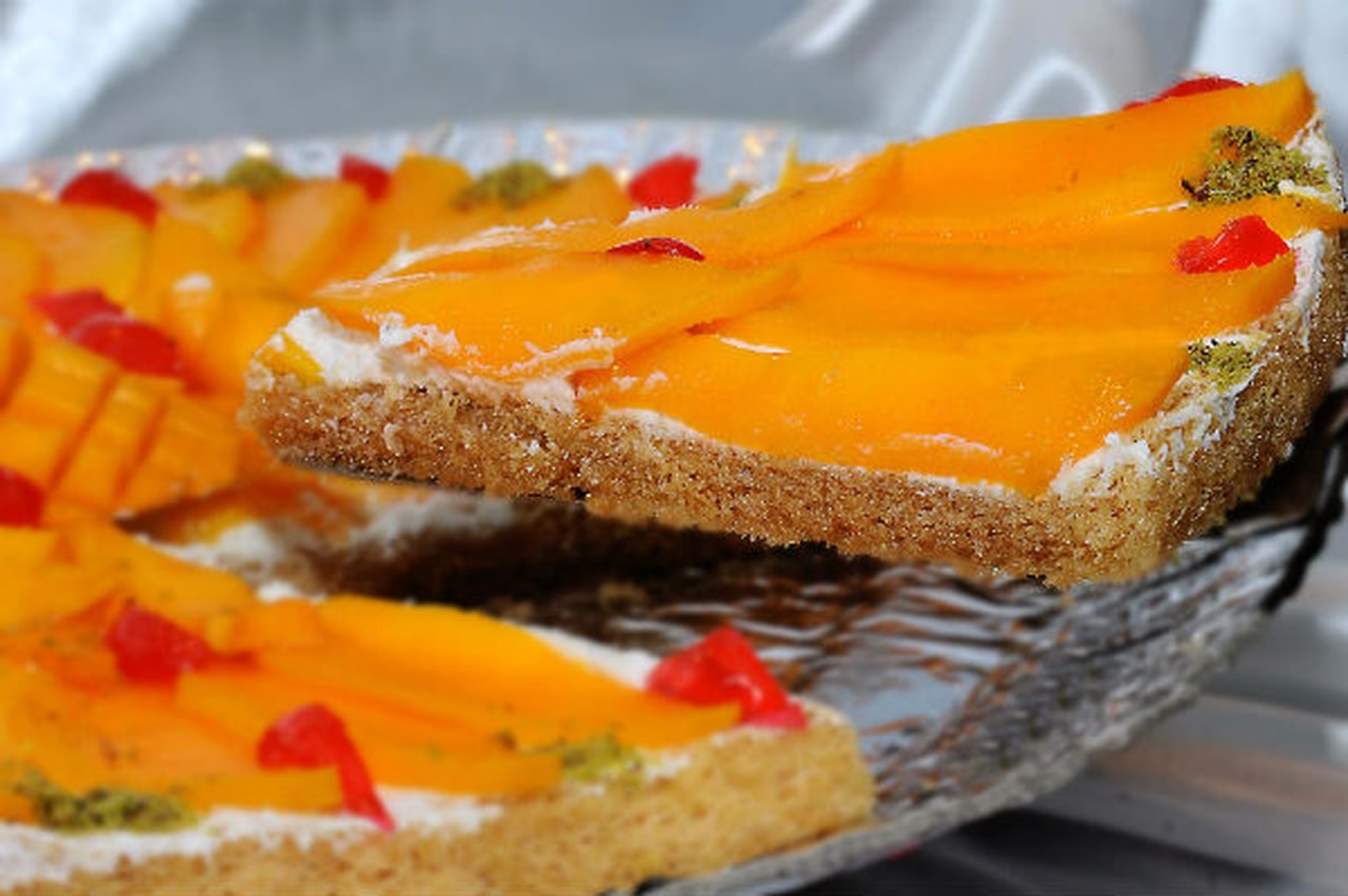 Konafa with Mango