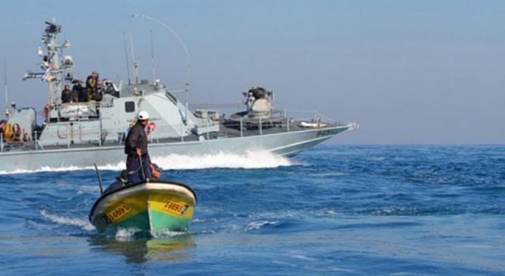 بحرية الاحتلال تهاجم الصيادين في بحر غزة