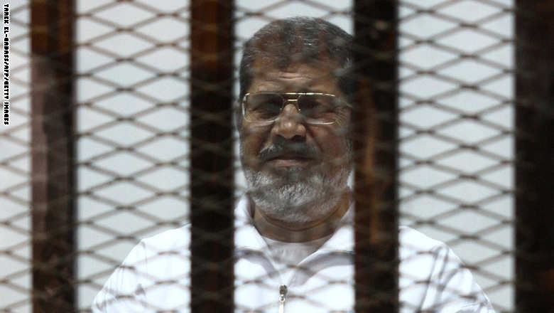 ما الذي حدث بأول جلسة لمحاكمة مرسي بقضية "التخابر" بعد انتخاب السيسي؟