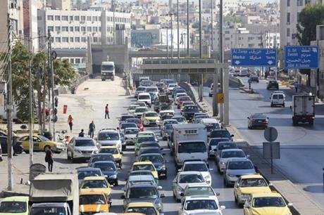 ازدحام مروري ملحوظ على مداخل العاصمة عمان صباح الثلاثاء