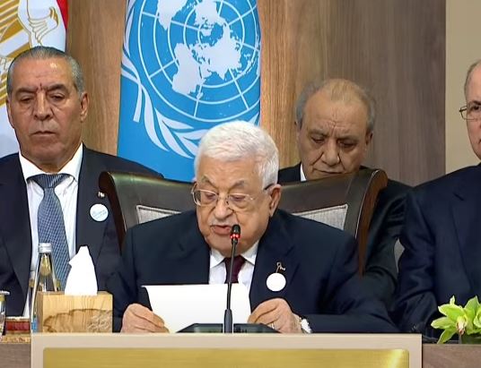 عباس: يجب وقف الإبادة الجماعية في غزة