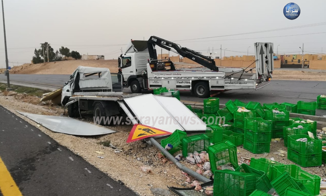 وفاة وإصابتان في حادث تصادم شاحنتين على الطريق الصحراوي  .. "صور"