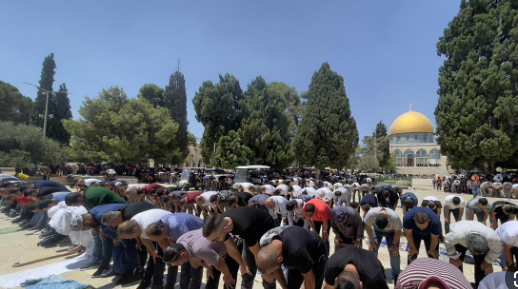 35 ألفا يؤدون صلاة الجمعة في المسجد الأقصى