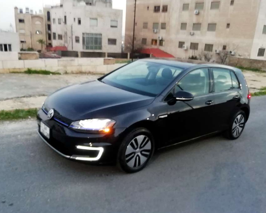 Volkswagen eGOLF 2016 PREMIUM كلين كار فاكس فحص كامل فل كامل بسعر مغري 