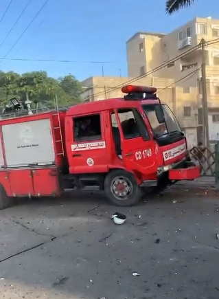 بالفيديو ..  شاهد لحظة استهداف طائرات الاحتلال طواقم الدفاع المدني في قطاع غزة 