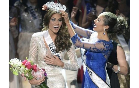 الفنزويلية Gabriela Isler ملكة جمال الكون لعام 2013