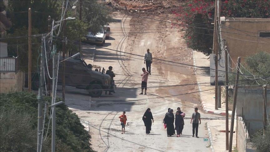 منظمة يمينية إسرائيلية تدعو الفلسطينيين بالضفة إلى الهجرة