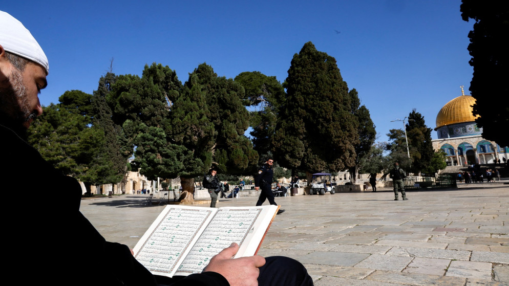 أوقاف القدس: أعداد كبيرة من المصلين بدأت تتوافد للمسجد الأقصى