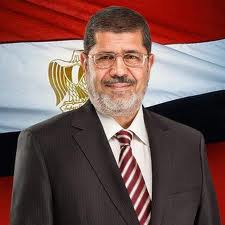 من سيحاكم مرسي ؟ ومن هم المتهمون الـ14 في المحاكمة ؟