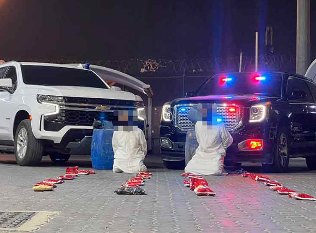 الكويت  ..  إحباط ضخ 30 كيلو حشيش إلى السوق المحلي وضبط شخصين "سوابق "