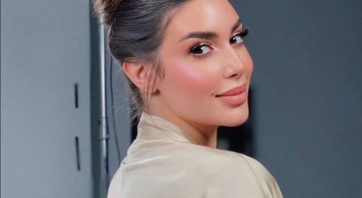 منزل ياسمين صبري غير مرتب وصورة عفوية لها تفضحها!